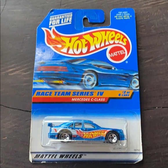 Hot Wheels 1967 Camaro Die Cast Car - Race Team Series IV #725 1:64 Scale Collectible